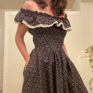 Beautiful Vintage Gunne Sax Off-Shoulder Calico Dress